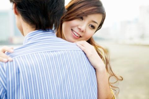 Bạn tiết lộ cho tôi biết một sự thật động trời rằng vợ tôi ở nhà đã ngoại tình với một gã trai gần nhà. Ảnh minh họa