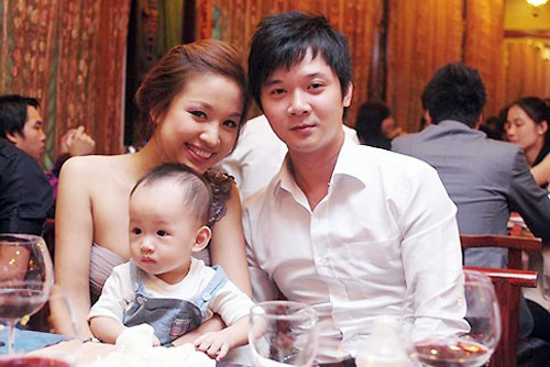 Thanh Vân Hugo lên xe hoa vào năm 2008. Sau đó, cô đi du học và sinh con. Từng được coi là một trong những cặp đôi đẹp của làng giải trí, nhưng cặp đôi Thanh Vân và Tường Linh bất ngờ ly hôn sau 4 năm chung sống. Hôn nhân không như ý của 3 người đẹp Việt lấy chồng sớm