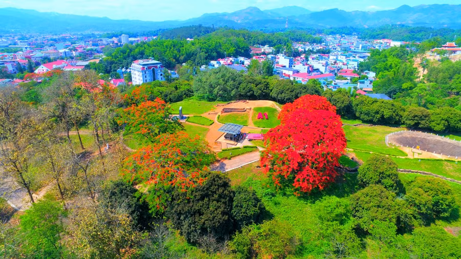 Những ngày tháng 5 lịch sử, Chiến trường Điện Biên Phủ lại rực rỡ sắc màu.