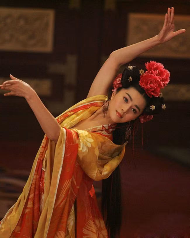 Mê mẩn ngắm Phạm Băng Băng hóa Dương Quý Phi ảnh 10