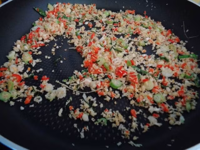 Cánh gà rang muối giòn ngon cho ngày cuối tuần
