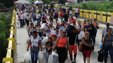 Venezuela đóng cửa biên giới để Venezuela dong cua bien gioi de