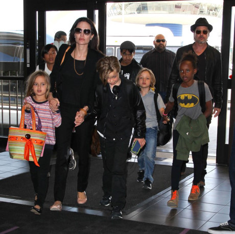 Brad Pitt bị cảnh sát điều tra vì đánh đập con cái lúc say xỉn - Ảnh 1 Brad Pitt bi canh sat dieu tra vi danh dap con cai luc say xin - Anh 1