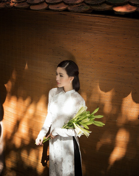 MC Mỹ Linh gợi cảm trong tà áo dài trắng tinh khôi - Ảnh 9 MC My Linh goi cam trong ta ao dai trang tinh khoi - Anh 9