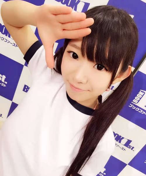 than-tuong-19-tuoi-nhat-ban-mat-baby-than-hinh-goi-cam-2