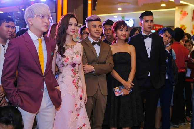 Chi Pu và Cường Seven tránh chạm mặt trong sự kiện