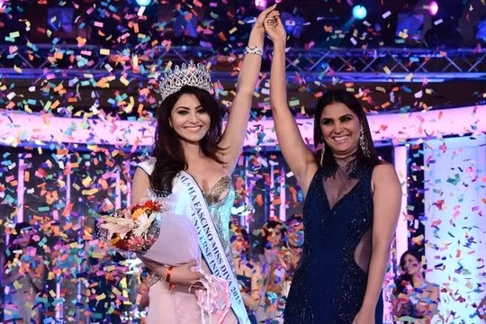 Ngắm nhan sắc tan chảy của Hoa hậu Ấn Độ 2015