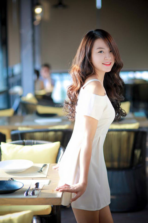 Hot girl mẫu ảnh kiếm thu nhập nhờ thay 60 bộ quần áo/ngày ảnh 2 Công việc này cũng đã đem lại cho cô bạn một khoản thu nhập hàng tháng không hề nhỏ.