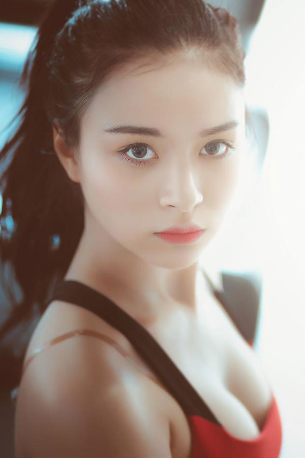 Hot girl mẫu ảnh kiếm thu nhập nhờ thay 60 bộ quần áo/ngày ảnh 8 Trung bình, mỗi ngày Ngọc Anh chụp khoảng 30 bộ quần áo khác nhau...