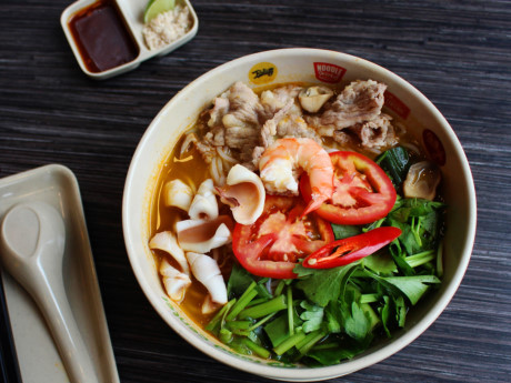 Cách nấu bún tom yum hải sản đơn giản mà ngon - Ảnh 1 Cach nau bun tom yum hai san don gian ma ngon - Anh 1
