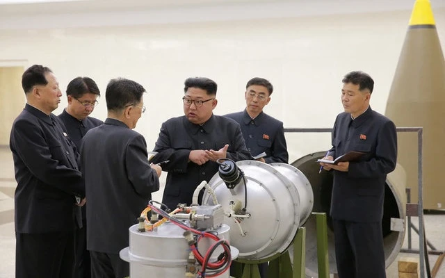 Nhà lãnh đạo Kim Jong Un và các quan chức Triều Tiên