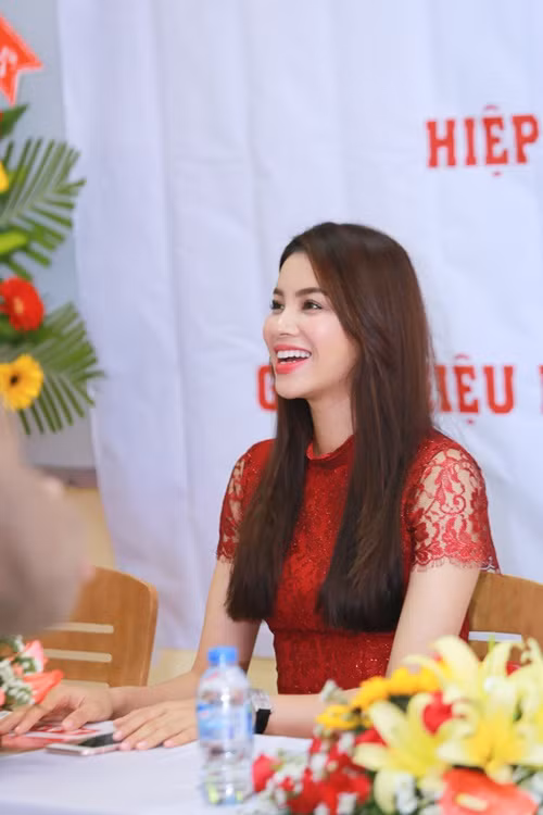 Hoa hậu Phạm Hương muốn trở thành đại sứ văn hóa ảnh 6
