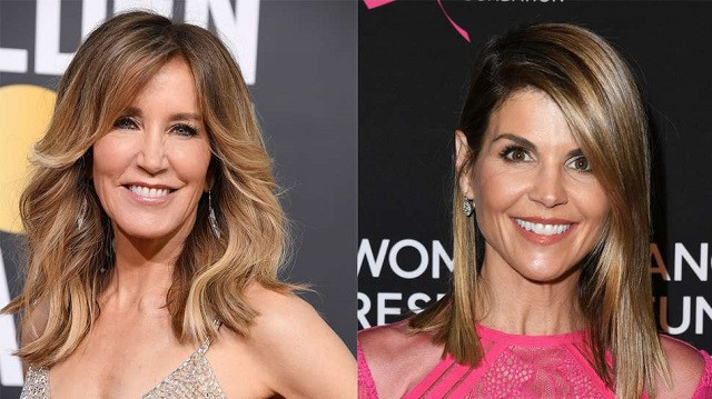 Diễn viên Felicity Huffman (trái) và Lori Loughlin đều chi tiền để chạy trường cho con Diễn viên Felicity Huffman (trái) và Lori Loughlin đều chi tiền để chạy trường cho con