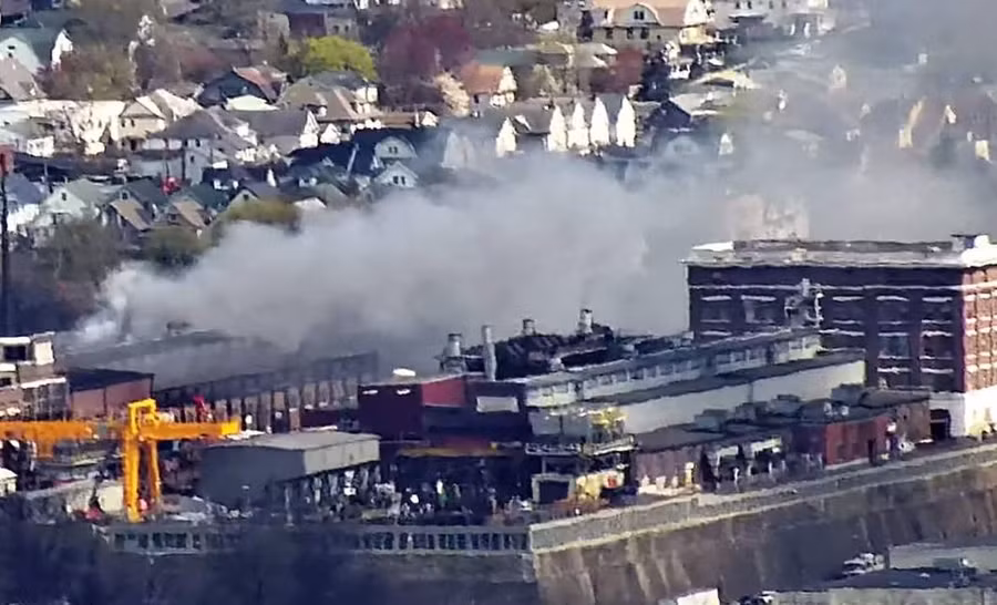 Cháy nhà máy quân sự ở thành phố Scranton.