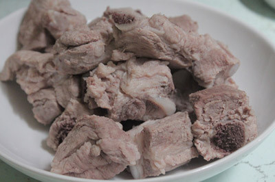 Cách chế biến món canh sườn non nấu cải chua đơn giản cho bữa cơm trưa - Ảnh 2 Cach che bien mon canh suon non nau cai chua don gian cho bua com trua - Anh 2