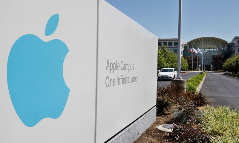 Cảnh tượng bên ngoài trụ sở của hãng Apple tại thành phố Cupertino, bang California, Mỹ. Ảnh: Gizmodo