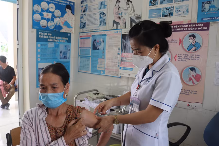 Hơn 90% người trên 18 tuổi tại Điện Biên hoàn thành mũi 1 vắc xin phòng Covid-19. Ảnh CDC Điện Biên.