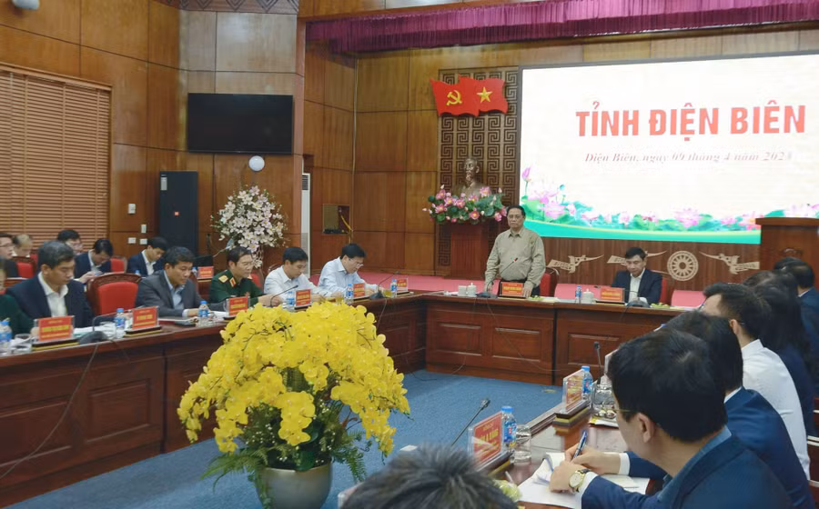 Thủ tướng Chính phủ làm việc với BTV Tỉnh ủy Điện Biên.