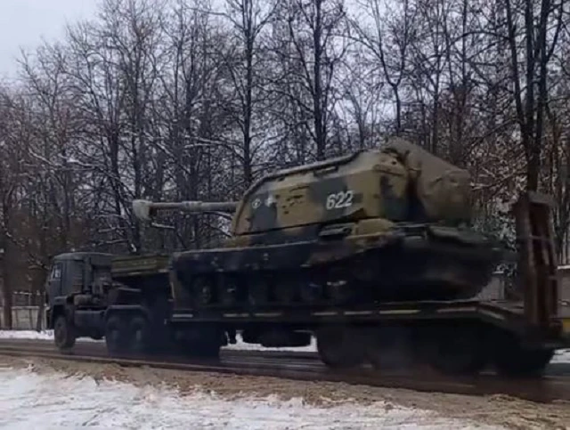 Video: Thêm vũ khí hạng nặng của Nga xuất hiện cách biên giới Ukraine 45km