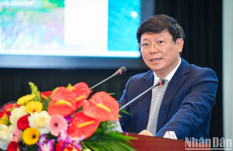 Ông Trần Thanh Lâm, Phó Trưởng Ban Tuyên giáo Trung ương gửi lời chúc mừng; đồng thời đánh giá cao sáng kiến của Báo Nhân Dân trong việc ra mắt chuyên trang OCOP.