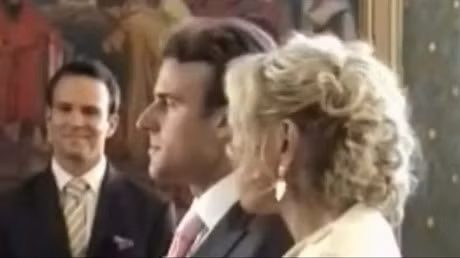 Tong thong Phap Macron tiet lo chuyen yeu voi vo hon 24 tuoi - Anh 3