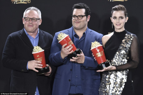 Nhung khoanh khac dep cua Emma Watson tai le trao giai MTV Movie & TV - Anh 7