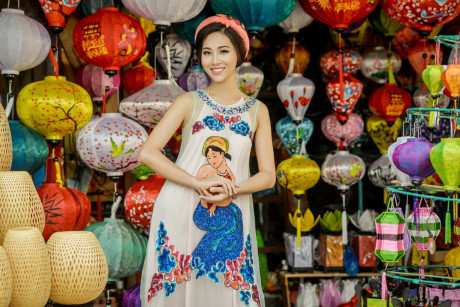 Diệu Ngọc duyên dáng giữa đất trời Hội An ngày đầu năm - Ảnh 4 Dieu Ngoc duyen dang giua dat troi Hoi An ngay dau nam - Anh 4
