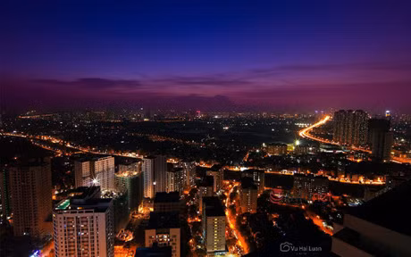 Cung ngam Ha Noi dep ruc ro khi len den - Anh 9