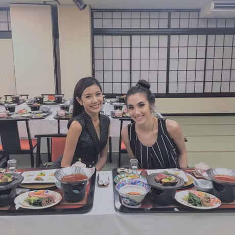 A hau Thuy Van khong kim duoc long truoc am thuc Nhat Ban - Anh 12