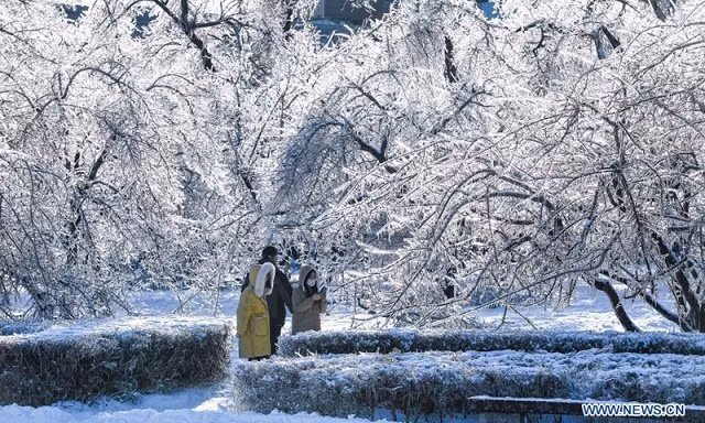 Ảnh: Trung Quốc “tê cóng” khi nhiệt độ lao dốc ảnh 5