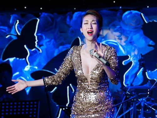 Lều Phương Anh lộ bụng to bất thường