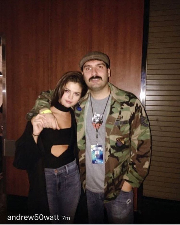 Selena Gomez bị phát hiện đến xem Justin Bieber biểu diễn - Ảnh 4. Selena Gomez bị phát hiện đến xem Justin Bieber biểu diễn - Ảnh 4.
