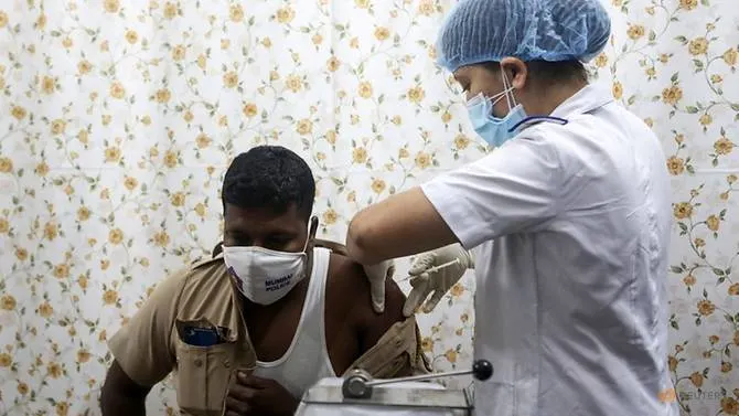 Ấn Độ tiêm vaccine cho người dân.