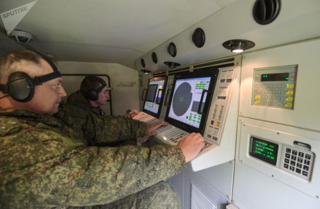 Tên lửa phòng không Nga phô diễn sức mạnh bảo vệ Moscow - Ảnh 4 Ten lua phong khong Nga pho dien suc manh bao ve Moscow - Anh 4