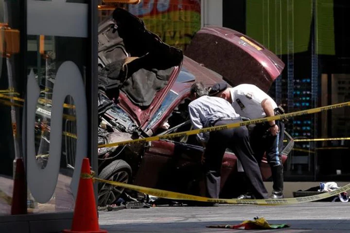 Hiện trường vụ tông xe ở Quảng trường Thời đại, New York, ngày 18/5 - Ảnh: Reuters.