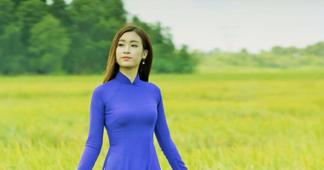 My Linh khoe thanh - sac trong MV 