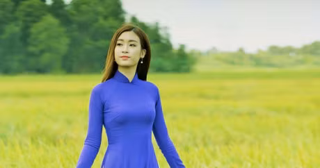 My Linh khoe thanh - sac trong MV 