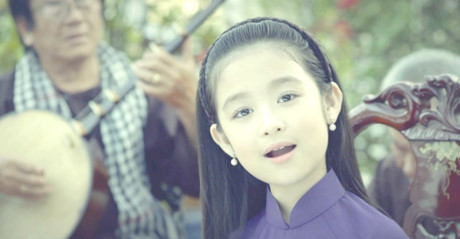 My Linh khoe thanh - sac trong MV 