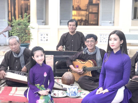 My Linh khoe thanh - sac trong MV 