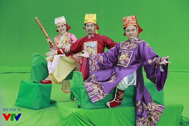 Táo quân 2016: Ngồi trước quạt trong mùa đông lạnh giá ảnh 12 Nghệ sĩ Vân Dung, Quang Thắng và Tự Long.
