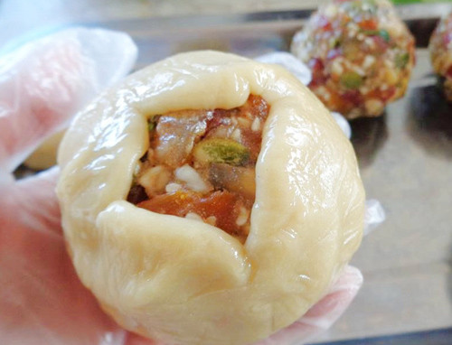 Bánh Trung thu nhân mứt khô trứng muối - 9