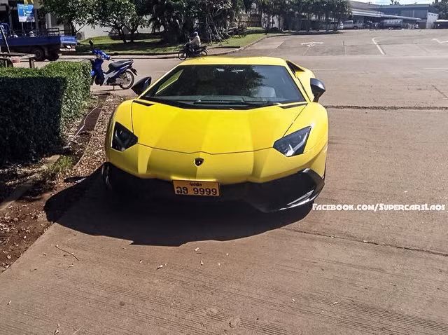 Hàng hiếm Lamborghini Aventador LP720-4 50 Anniversario với chỉ 200 chiếc được sản xuất trên toàn thế giới cũng xuất hiện tại đất nước triệu voi và mang biển tứ quý 9. 