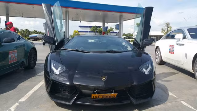  Thêm siêu bò Lamborghini Aventador sở hữu biển tứ quý. 