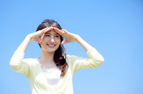 Than khổ làm gì, đời sống được mấy ngày vui? - Ảnh 1 Than kho lam gi, doi song duoc may ngay vui? - Anh 1