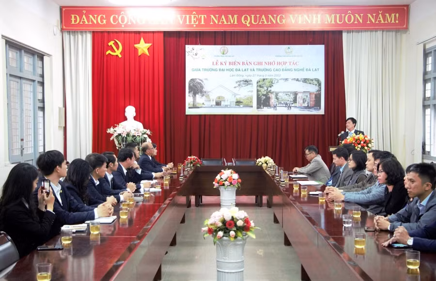 Toàn cảnh Lễ ký kết.