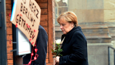 Bà Merkel gây ảnh hưởng đến chính sách của Mỹ đối với Nga thế nào? - Ảnh 1 Ba Merkel gay anh huong den chinh sach cua My doi voi Nga the nao? - Anh 1