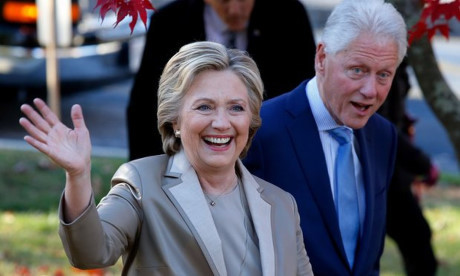 ​Ba Hillary va ong Bill Clinton se toi du le nham chuc tong thong cua ong Donald Trump - Anh 1