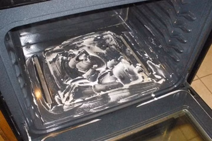 10 mẹo vặt tuyệt vời cho phòng bếp luôn sạch bóng