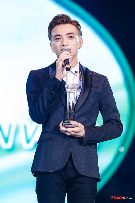 Lan song xanh 2016: Son Tung - Isaac lien tuc thi tham, than mat 