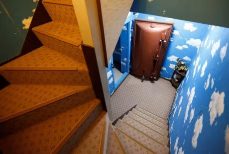 Ben trong ham tranh bom hat nhan o Nhat Ban - Anh 4